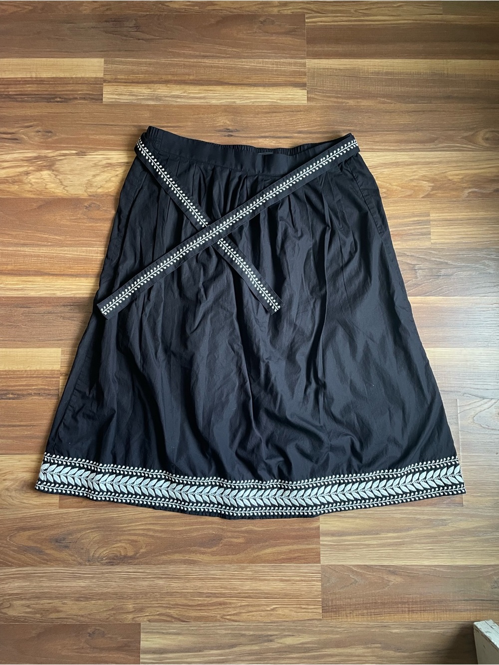 J. Crew Women's Embroidered Midi Skirt Black White H7769 Size Large